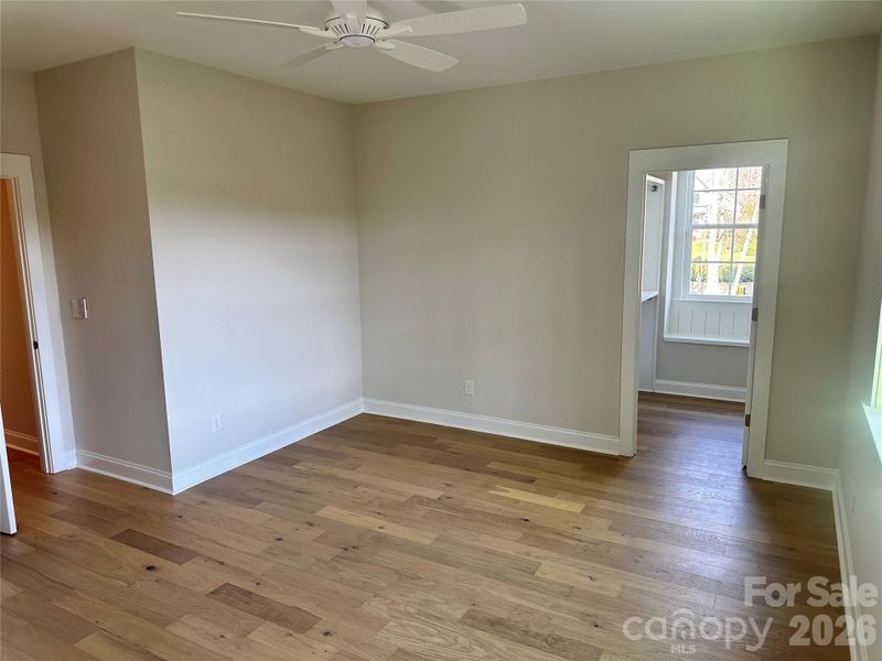 Spacious, unfurnished interior of a new home in , Salisbury (Image 34).