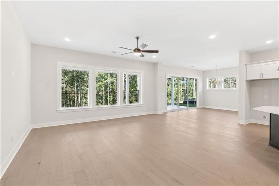 Spacious, unfurnished interior of a new home in Old Mill Preserve, Dallas (Image 16).