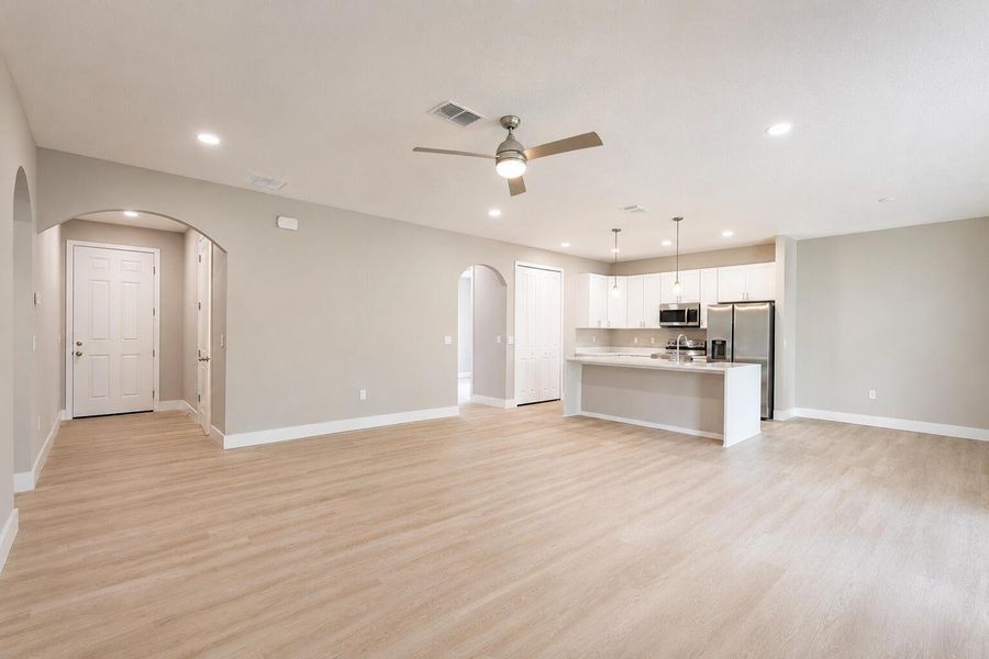 4 - Kitchen Family
