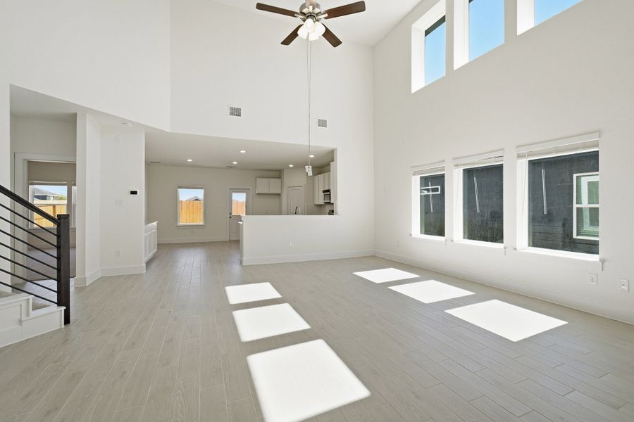 Spacious, unfurnished interior of a new home in Red Hawk Landing, San Antonio (Image 53).