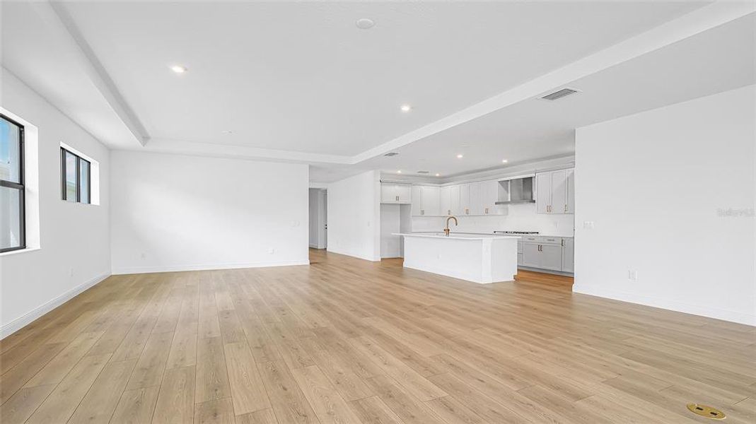 Spacious, unfurnished interior of a new home in Woodland Preserve, Parrish (Image 41).