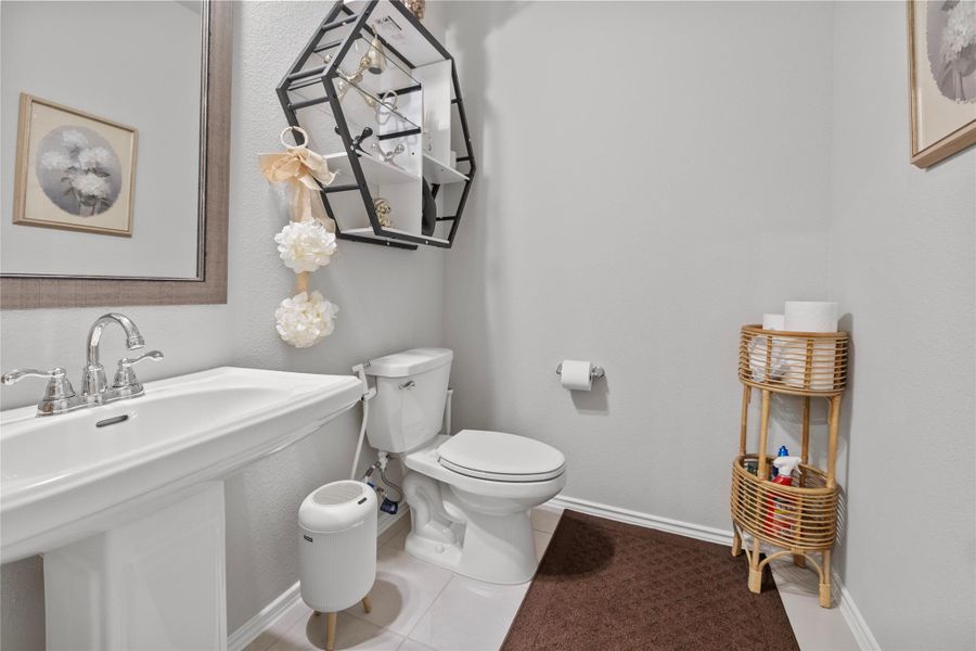 Furnished interior view inside a new home in Candela, Richmond (Image 29).