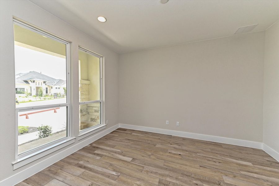 Representative unfurnished interior of a home built from the Opal by Giddens Homes in Riverstone, Georgetown (Image 18).
