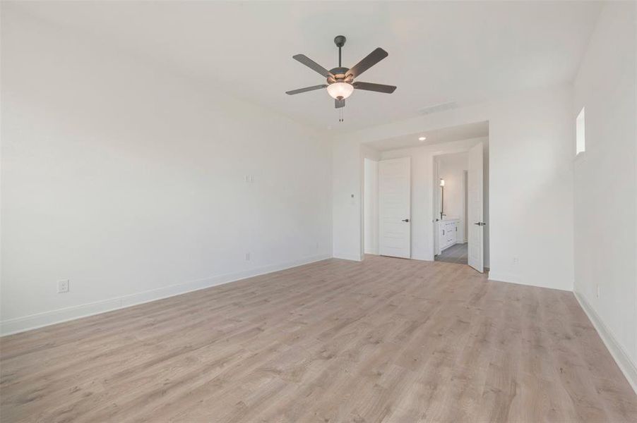 Spacious, unfurnished interior of a new home in Pecan Square – Classics, Northlake (Image 35).