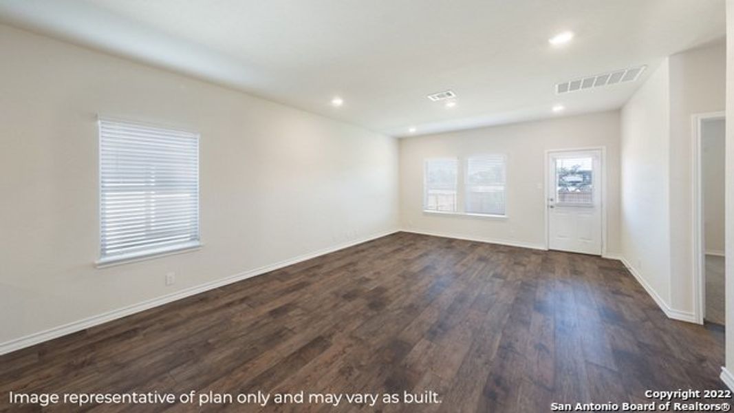 Spacious, unfurnished interior of a new home in Brookstone Creek, San Antonio (Image 9).