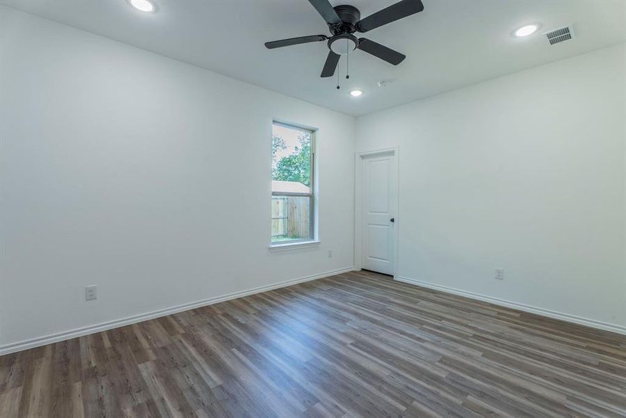 Spacious, unfurnished interior of a new home in , Dallas (Image 16). Spacious, unfurnished interior of a new home in , Dallas (Image 16).
