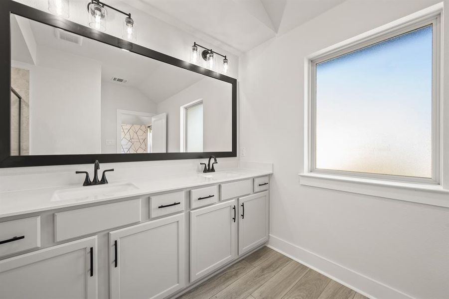 1206 Laurel- Primary Suite-6 1206 Laurel- Primary Suite-6