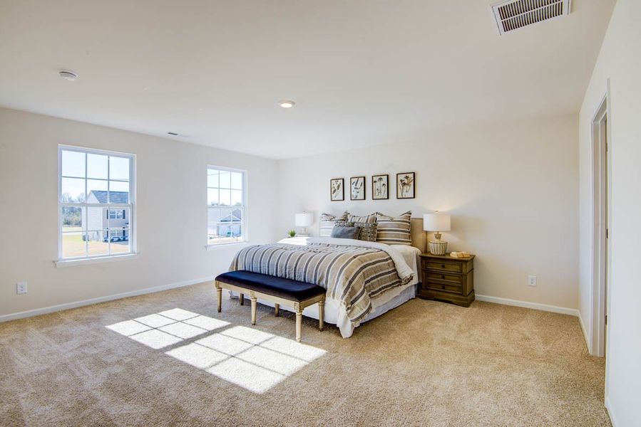 Representative furnished interior of a home built from the Penwell by D.R. Horton in Carter Ridge, Greenville (Image 37).