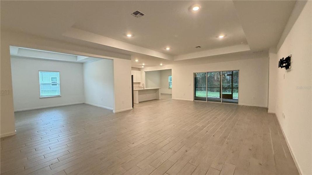 Spacious, unfurnished interior of a new home in Grand Park North, Dunnellon (Image 13).