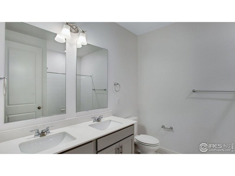 Furnished interior view inside a new home in Vantage, Berthoud (Image 5).
