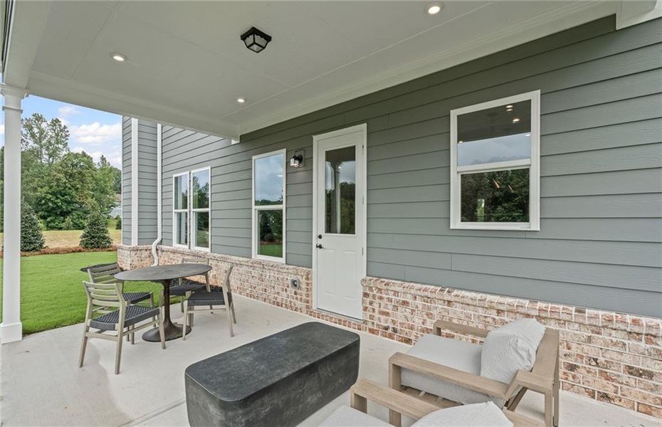 Exterior details and patio area of a home in Traditions of Braselton, Jefferson (Image 3).