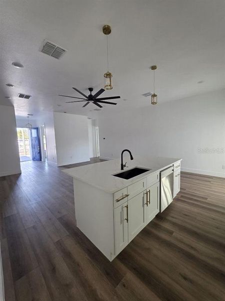 Spacious, unfurnished interior of a new home in , Seminole (Image 17).