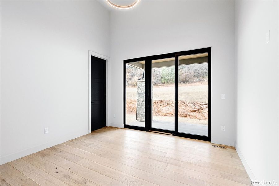 Spacious, unfurnished interior of a new home in , Littleton (Image 17).