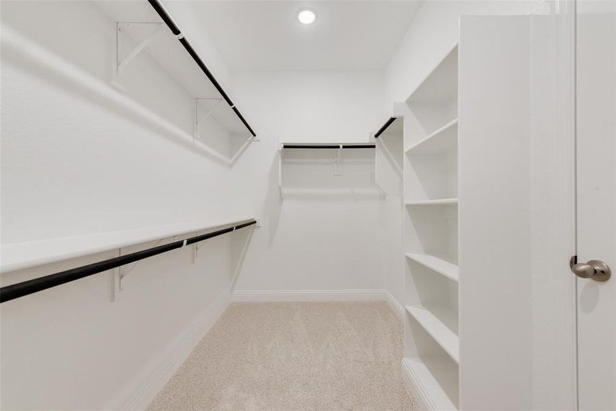 Spacious, unfurnished interior of a new home in Sutton Fields, Celina (Image 26).