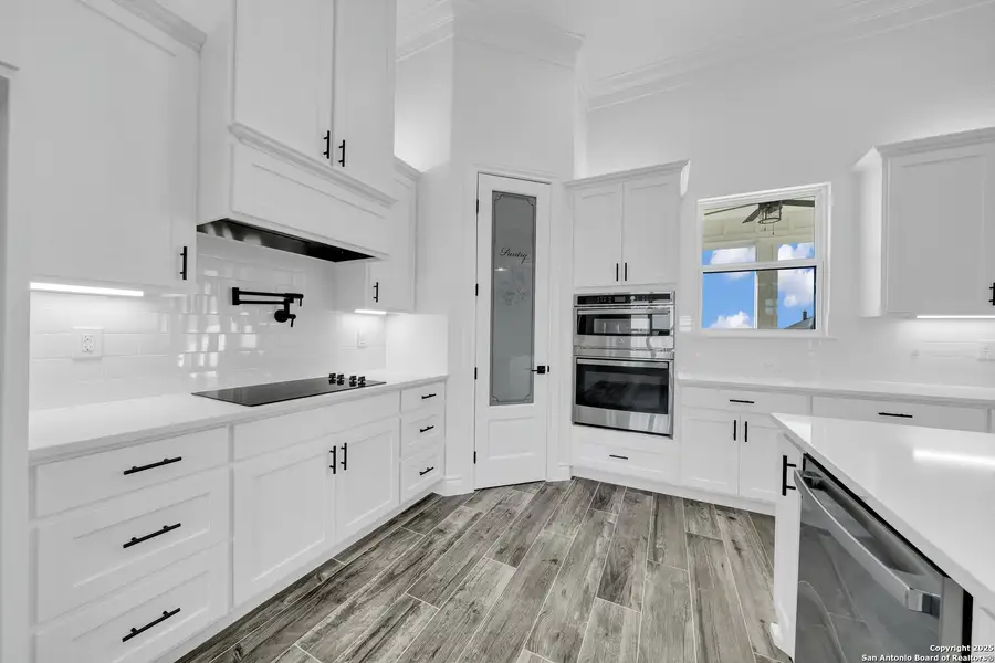 Furnished interior view inside a new home in , La Vernia (Image 5).