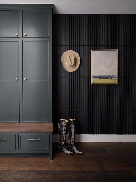 The sleek mudroom will help keep all of your daily on the go essentials organized.