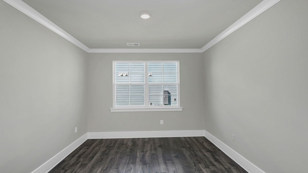 Spacious, unfurnished interior of a new home in Livingston Woods, Irmo (Image 34).
