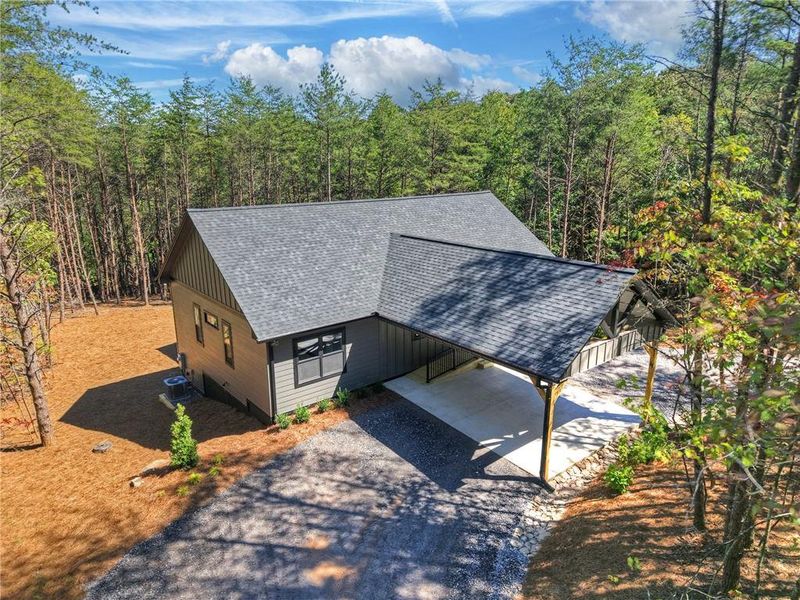 Exterior details and patio area of a home in , McCaysville (Image 28).