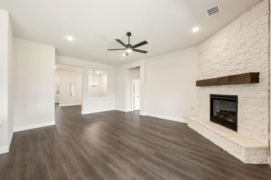 Spacious, unfurnished interior of a new home in Homestead at Daniel Farms, DeSoto (Image 31).