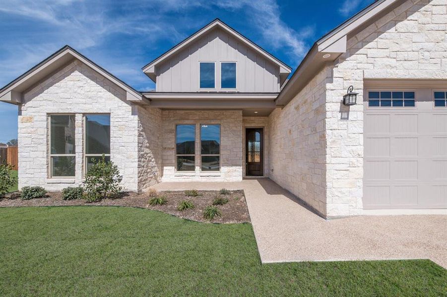 Exterior details and patio area of a home in , Waco (Image 27).
