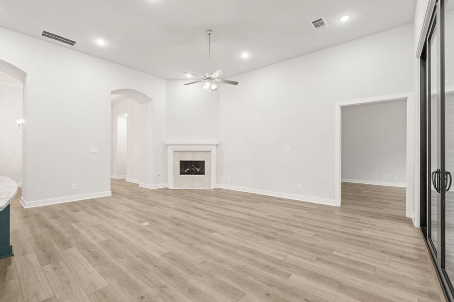 Spacious, unfurnished interior of a new home in Fulbrook on Fulshear Creek: 60ft. lots, Fulshear (Image 25).