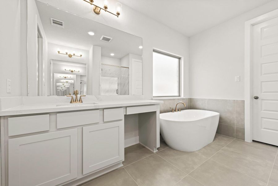 Representative image. Features, selections and colors may vary.