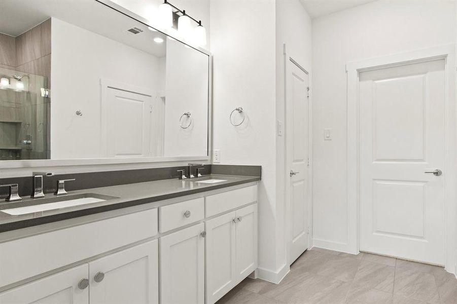 019-8513DelRioTrail-Rowlett-TX-75089-PrimaryBathroom.jpg-SMALL