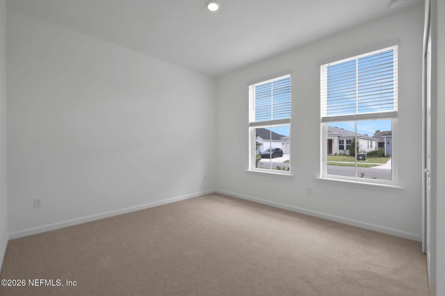 Spacious, unfurnished interior of a new home in Hyland Trail, Middleburg (Image 30).