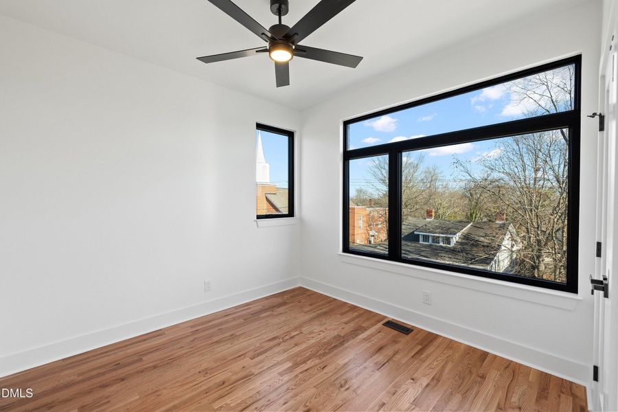 45-813 N Roxboro_6840 45-813 N Roxboro_6840