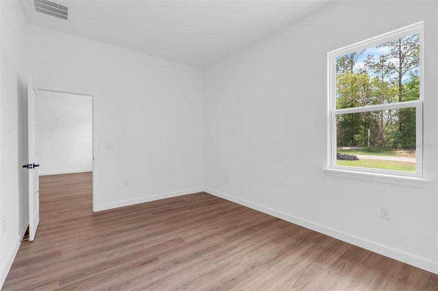 Spacious, unfurnished interior of a new home in , Dunnellon (Image 43).