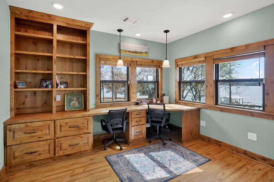 Furnished interior view inside a new home in , Franklin (Image 30).