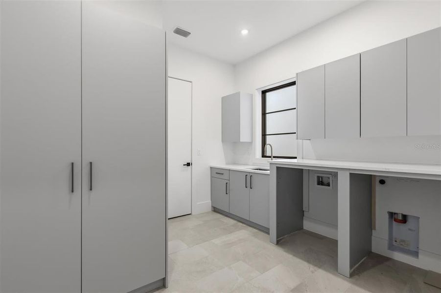 Furnished interior view inside a new home in , Winter Park (Image 9).