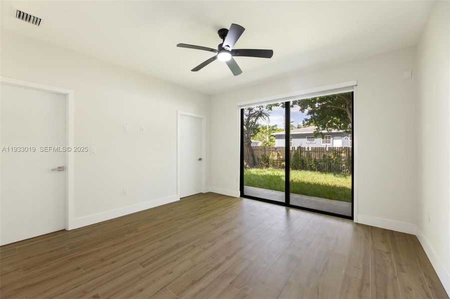 Spacious, unfurnished interior of a new home in , Miami (Image 39).