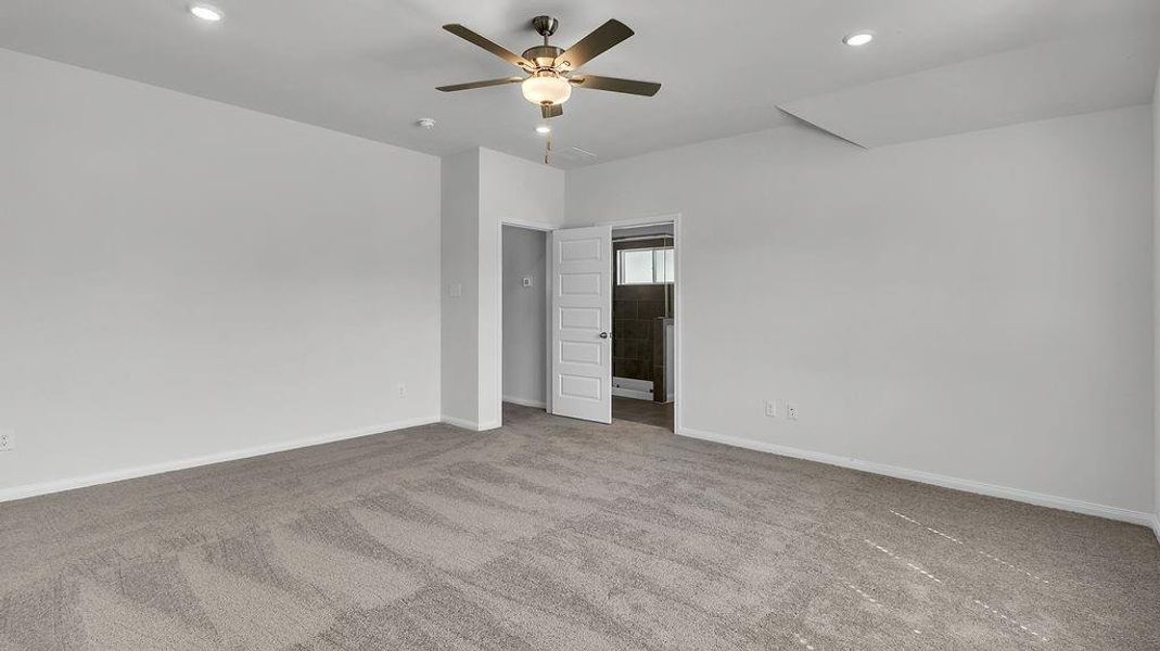 Spacious, unfurnished interior of a new home in Aldine Pines, Houston (Image 30). Spacious, unfurnished interior of a new home in Aldine Pines, Houston (Image 30).