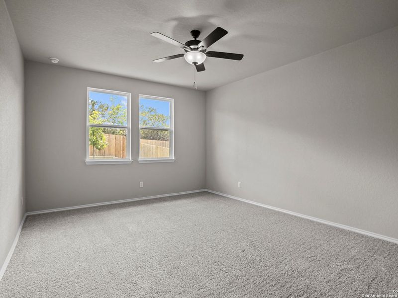 Spacious, unfurnished interior of a new home in Royal Crest, San Antonio (Image 24).