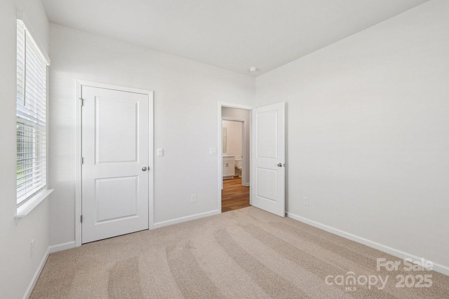 Spacious, unfurnished interior of a new home in Nolen Farm, Gastonia (Image 12).