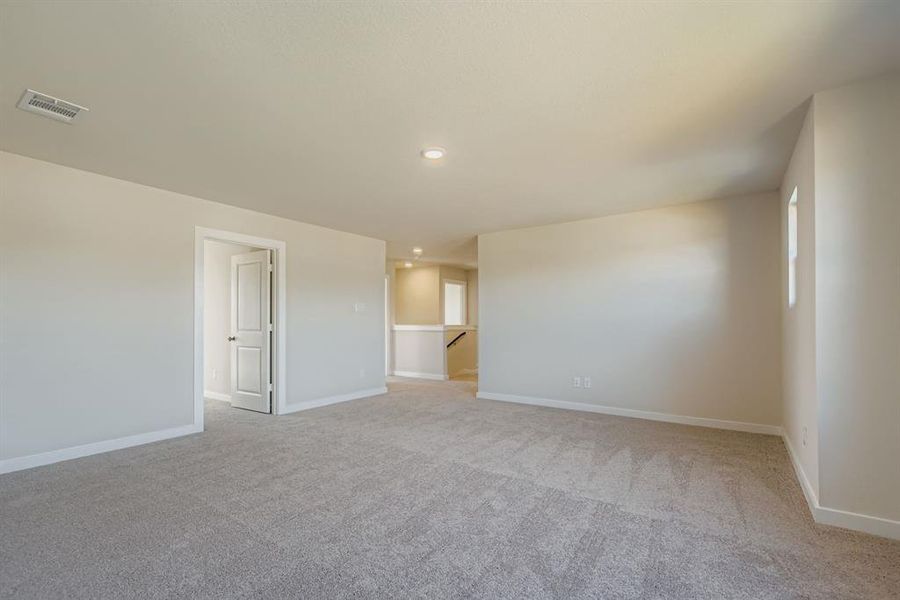 Spacious, unfurnished interior of a new home in Middlefield Village, Dallas (Image 24). Spacious, unfurnished interior of a new home in Middlefield Village, Dallas (Image 24).