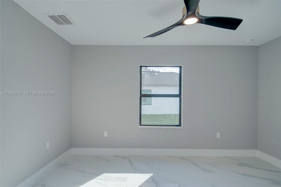 Spacious, unfurnished interior of a new home in , Lehigh Acres (Image 18).