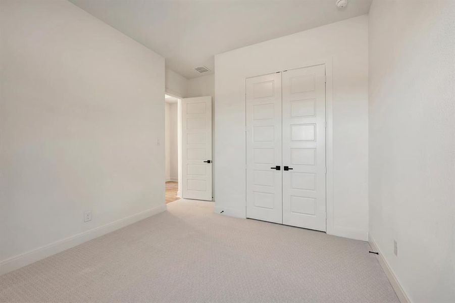 Spacious, unfurnished interior of a new home in Treeline, Justin (Image 25).