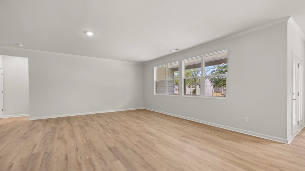 Spacious, unfurnished interior of a new home in Fairway 17 at Mirror Lake, Villa Rica (Image 22).