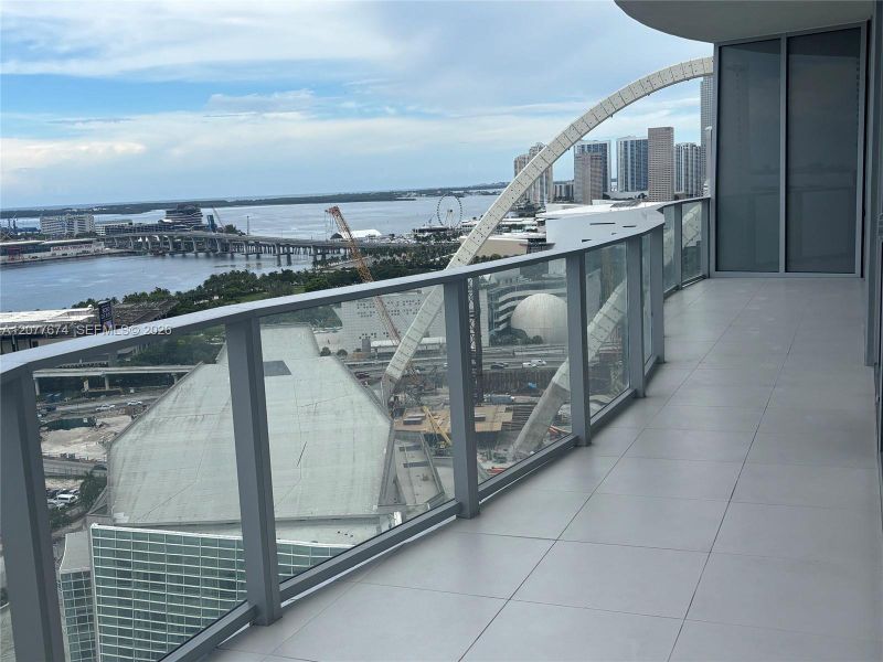 449-SF Wraparound Terrace with South-Facing Downtown Views