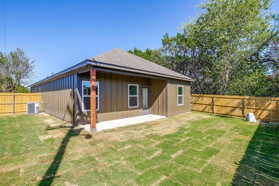 Exterior details and patio area of a home in , Granbury (Image 3). Exterior details and patio area of a home in , Granbury (Image 3).