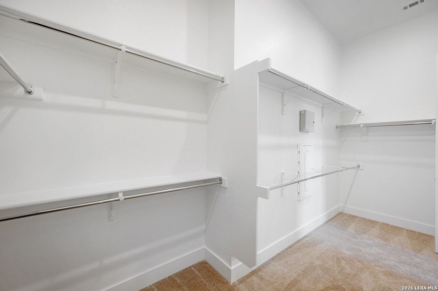 Spacious, unfurnished interior of a new home in Mont Blanc, Schertz (Image 16).