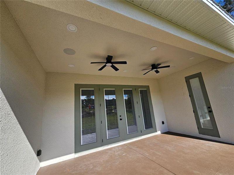 Exterior details and patio area of a home in , Orange City (Image 22).