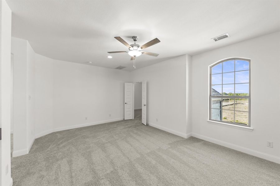 Representative unfurnished interior of a home built from the Preston by Windsor Homes in Nelson Lake Estates, Rockwall (Image 28).