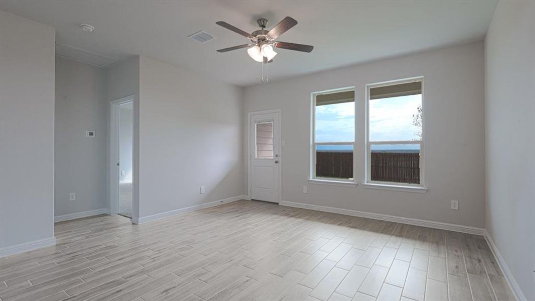 Spacious, unfurnished interior of a new home in Vista Point, Grandview (Image 14).
