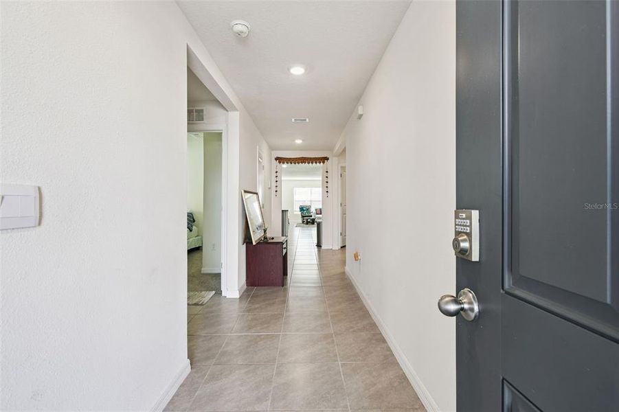 Spacious, unfurnished interior of a new home in River Park, Temple Terrace (Image 46).