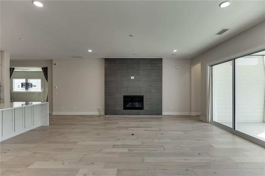 Spacious, unfurnished interior of a new home in The Retreat at Sterling on the Lake 48', Flowery Branch (Image 46).