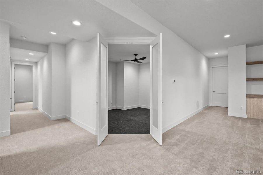 Exercise room - unstaged.