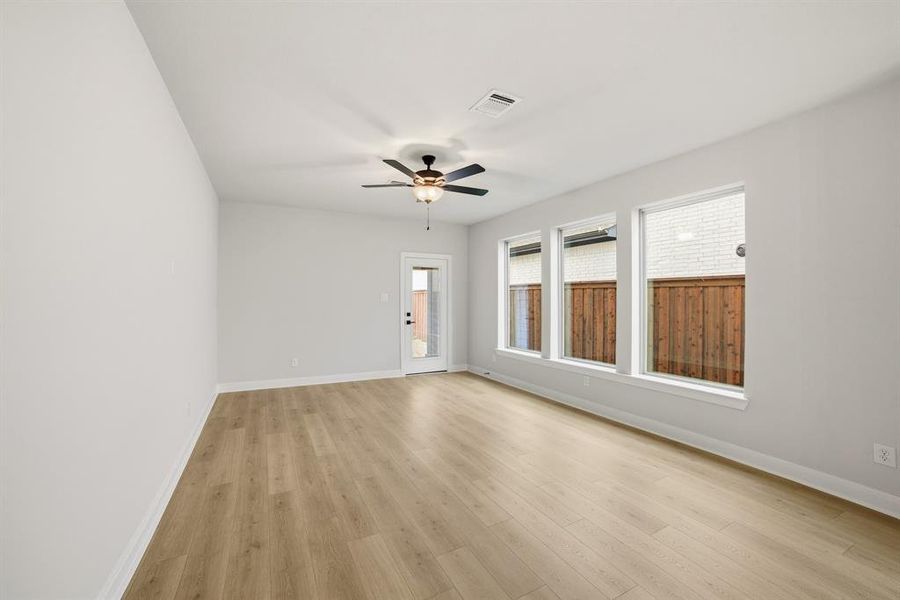 Spacious, unfurnished interior of a new home in Karis - Cottage Series, Crowley (Image 18).